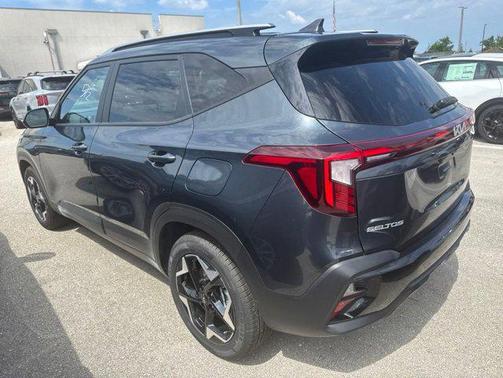 Gravity Gray 2025 Kia Seltos S