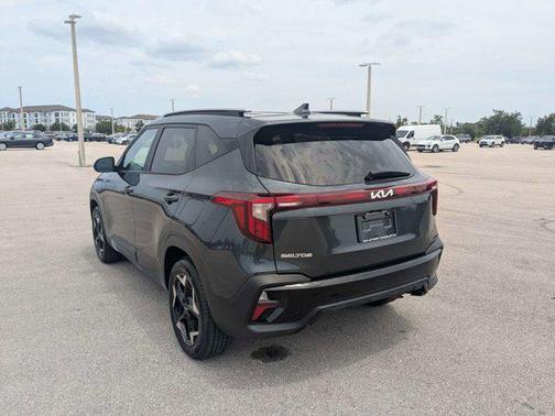 Gravity Gray 2025 Kia Seltos S
