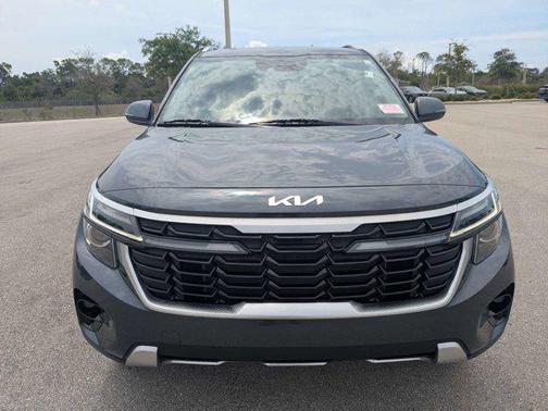 Gravity Gray 2025 Kia Seltos S