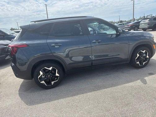 Gravity Gray 2025 Kia Seltos S
