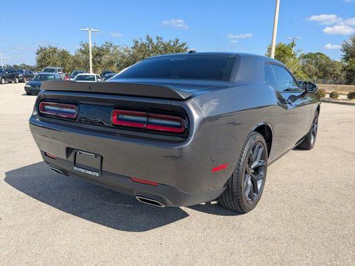 2022 Dodge Challenger SXT