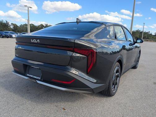2025 Kia K4 EX