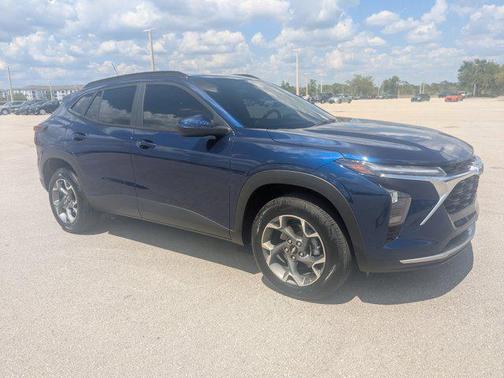 Blue Glow Metallic 2024 Chevrolet Trax LT