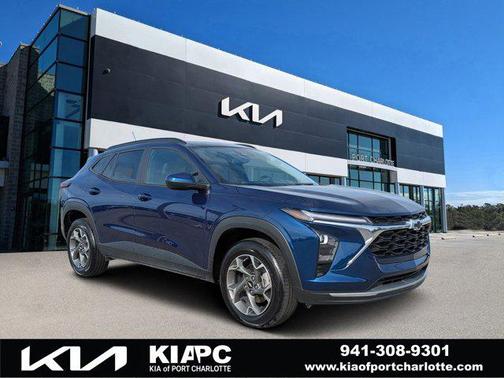 Blue Glow Metallic 2024 Chevrolet Trax LT