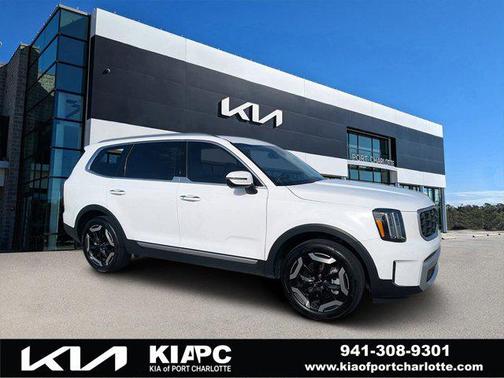 Glacial White Pearl 2024 Kia Telluride S