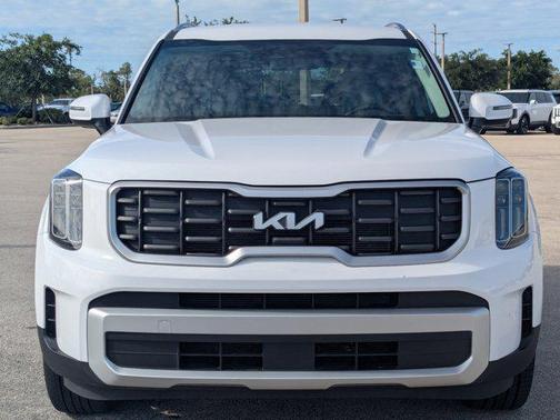 Glacial White Pearl 2024 Kia Telluride S