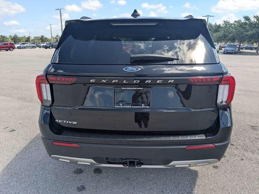 Agate Black Metallic 2025 Ford Explorer Active