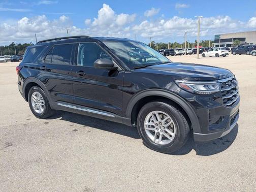 Agate Black Metallic 2025 Ford Explorer Active