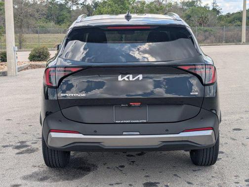 Fusion Black 2026 Kia Sportage Hybrid EX