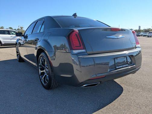2017 Chrysler 300 S