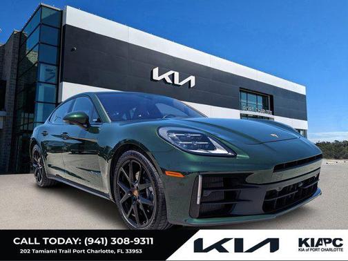 2025 Porsche Panamera 4