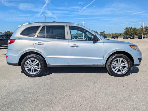 2010 Hyundai SANTA FE SE