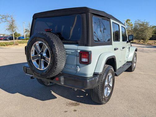 2023 Jeep Wrangler 4-Door Sahara 4x4