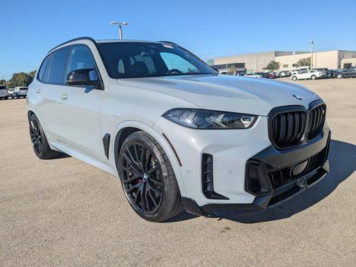 2025 BMW X5 M60i