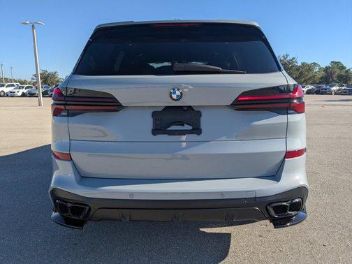 2025 BMW X5 M60i