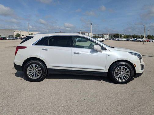 Crystal White Tricoat 2018 Cadillac XT5 Luxury