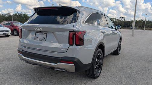 2025 Kia Sorento S