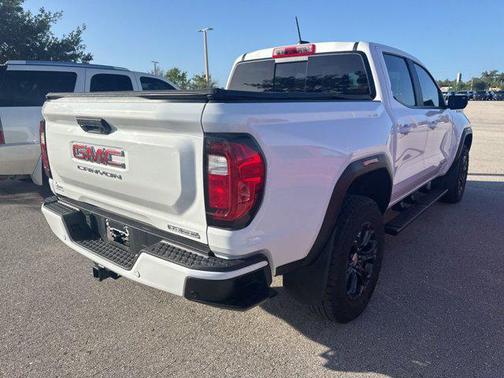 Summit White 2024 GMC Canyon Elevation