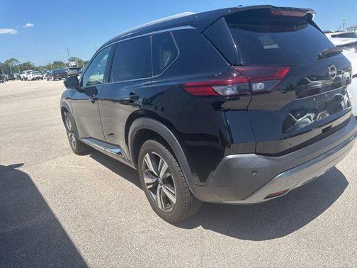 Super Black 2023 Nissan Rogue SL