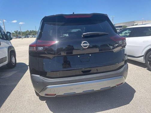 Super Black 2023 Nissan Rogue SL