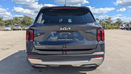2025 Kia Sorento S