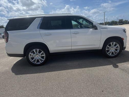 Iridescent Pearl Tricoat 2021 Chevrolet Tahoe 4WD High Country
