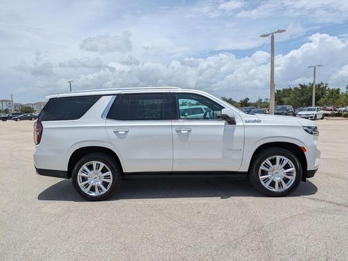 Iridescent Pearl Tricoat 2021 Chevrolet Tahoe 4WD High Country