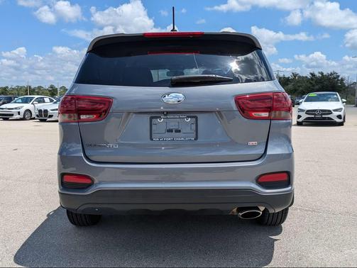 Everlasting Silver 2020 Kia Sorento LX