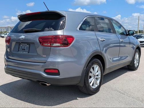 Everlasting Silver 2020 Kia Sorento LX
