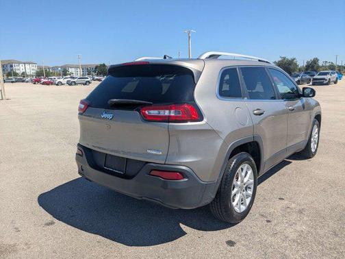 Light Brownstone Pearlcoat 2018 Jeep Cherokee Latitude Plus