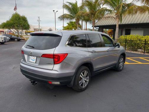 Modern Steel Metallic 2018 Honda Pilot EX-L