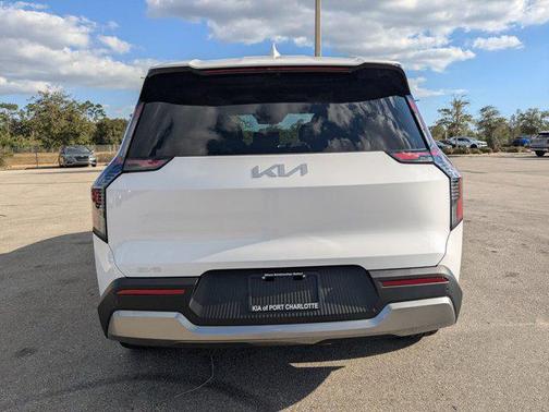2026 Kia EV9 Light Long Range
