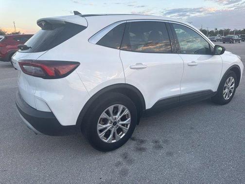 Oxford White 2024 Ford Escape Active