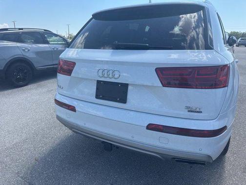 Glacier White 2018 Audi Q7 3.0T Prestige