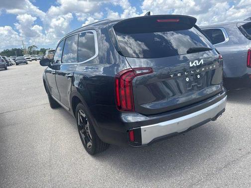 Gravity Gray 2024 Kia Telluride S