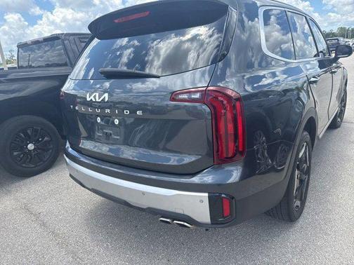 Gravity Gray 2024 Kia Telluride S