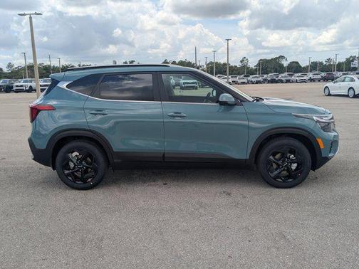 Pluton Blue 2026 Kia Seltos EX