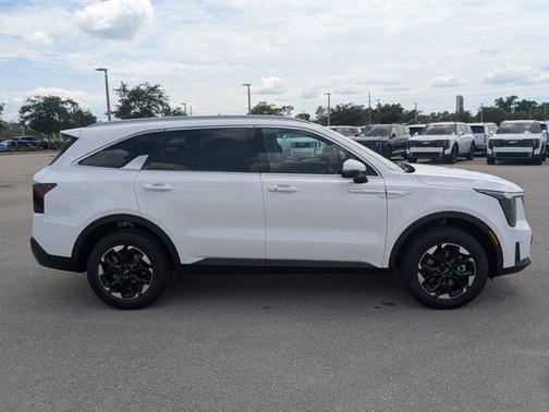 Glacial White Pearl 2026 Kia Sorento S