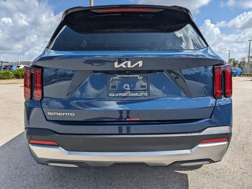 2025 Kia Sorento S