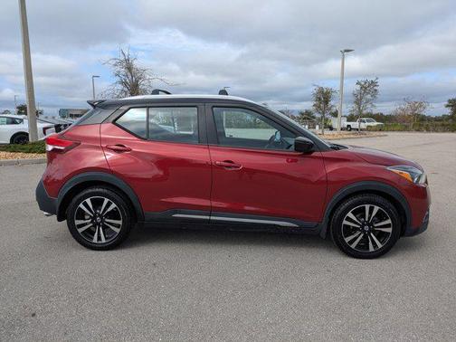 2019 Nissan Kicks SR