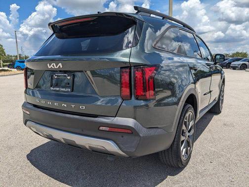 2022 Kia Sorento EX