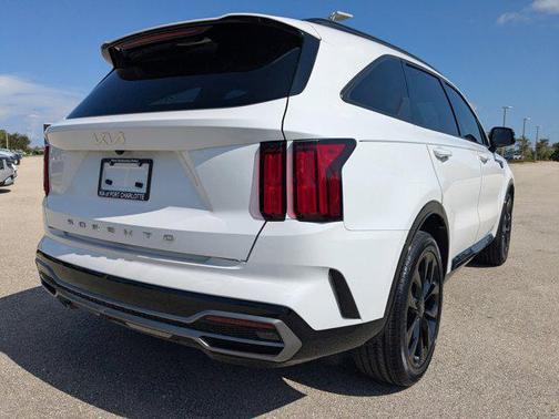 2022 Kia Sorento SX