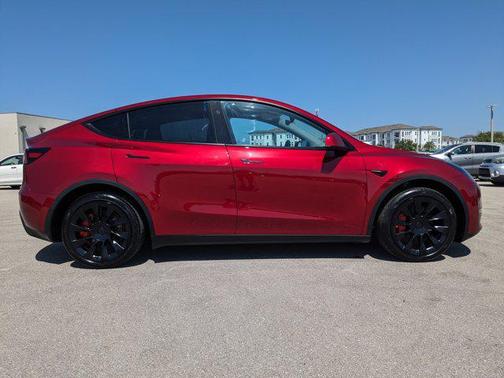2024 Tesla Model Y Long Range Dual Motor All-Wheel Drive