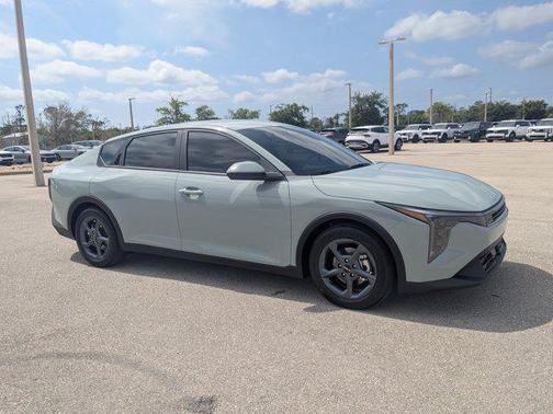 Morning Haze 2026 Kia K4 LXS