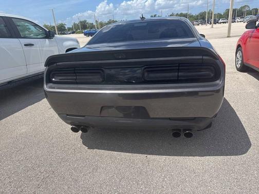 Granite Pearlcoat 2020 Dodge Challenger SRT Hellcat