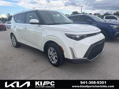 Snow White Pearl 2023 Kia Soul LX