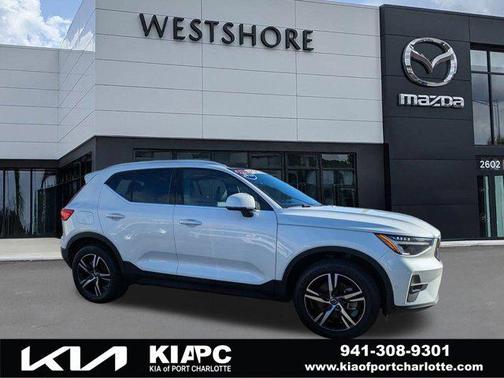 2023 Volvo XC40 B5 Plus Bright Theme