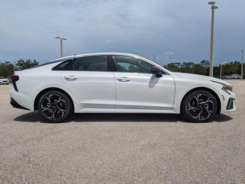 2025 Kia K5 GT-Line