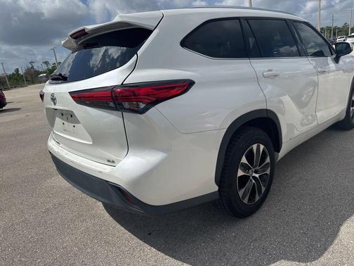 Blizzard Pearl 2020 Toyota Highlander XLE