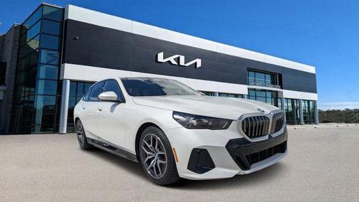 2024 BMW i5 eDrive40